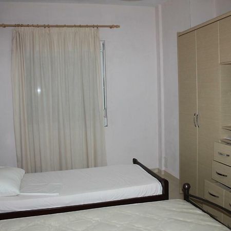 Sofapartments Sarandë Esterno foto