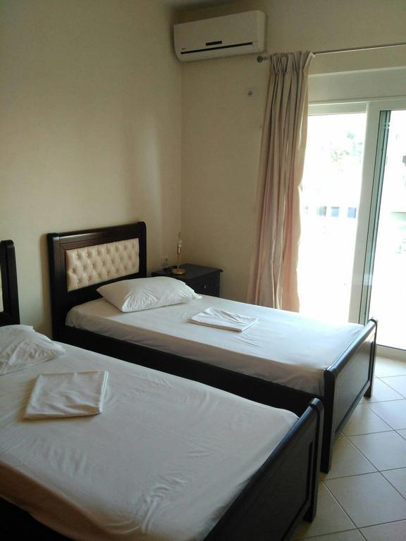 Sofapartments Sarandë Esterno foto