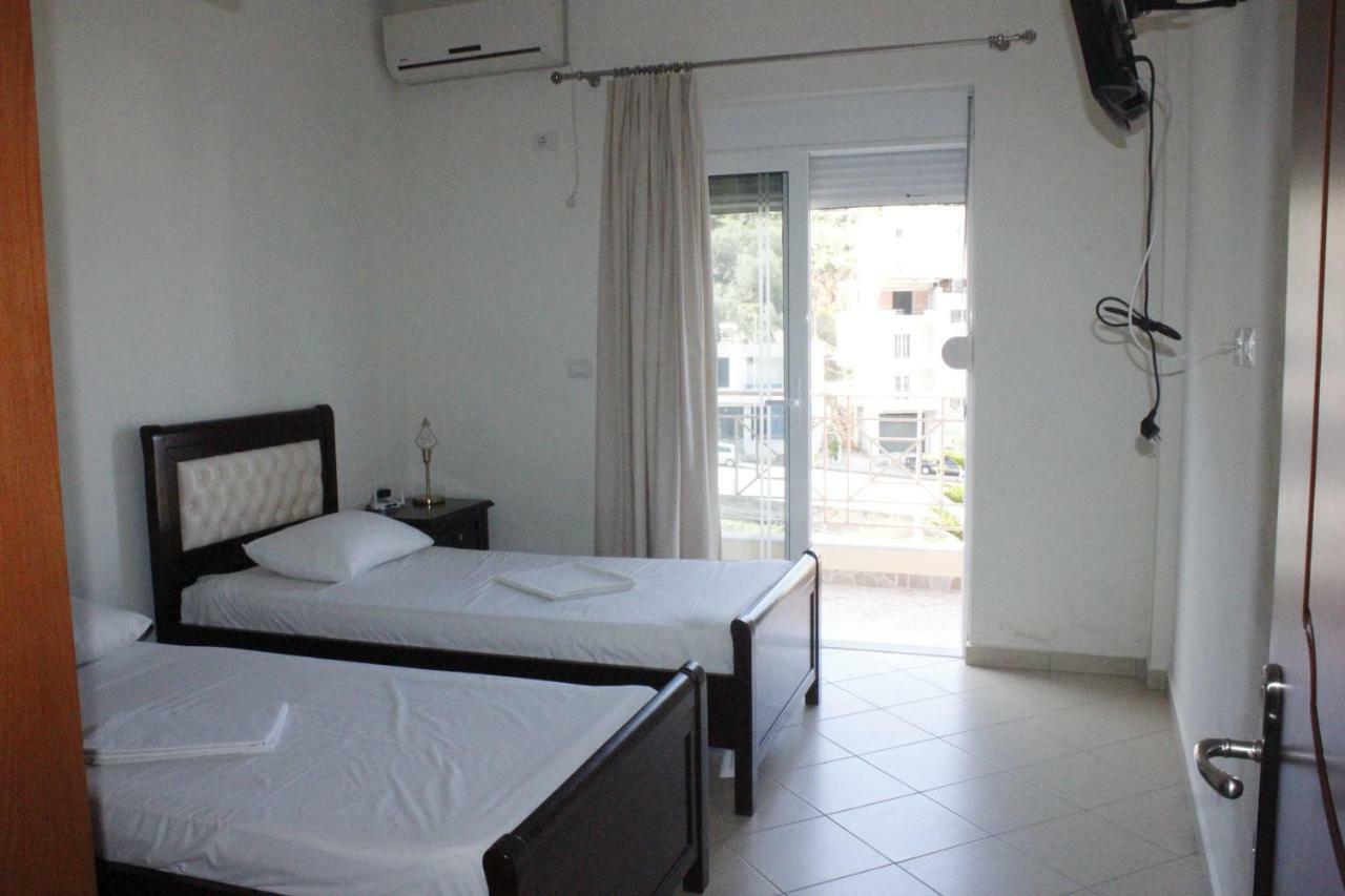 Sofapartments Sarandë Esterno foto