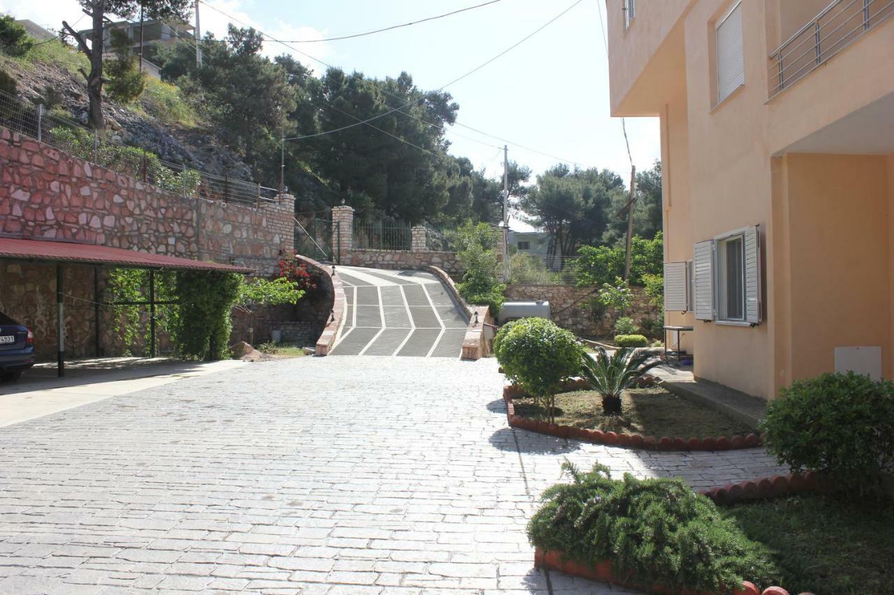 Sofapartments Sarandë Esterno foto