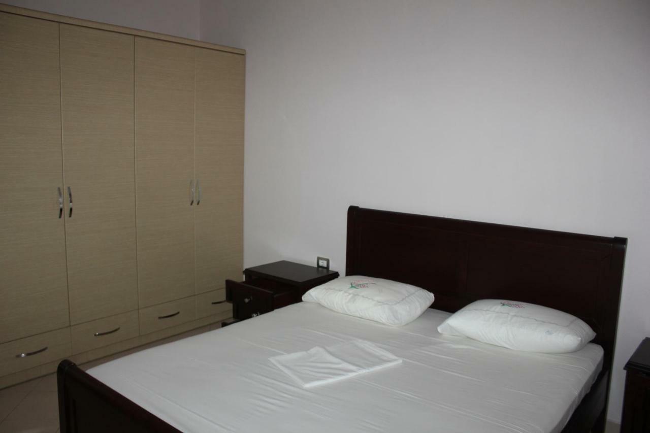 Sofapartments Sarandë Esterno foto