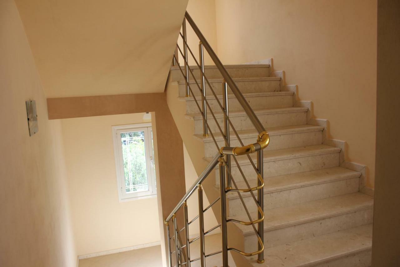Sofapartments Sarandë Esterno foto