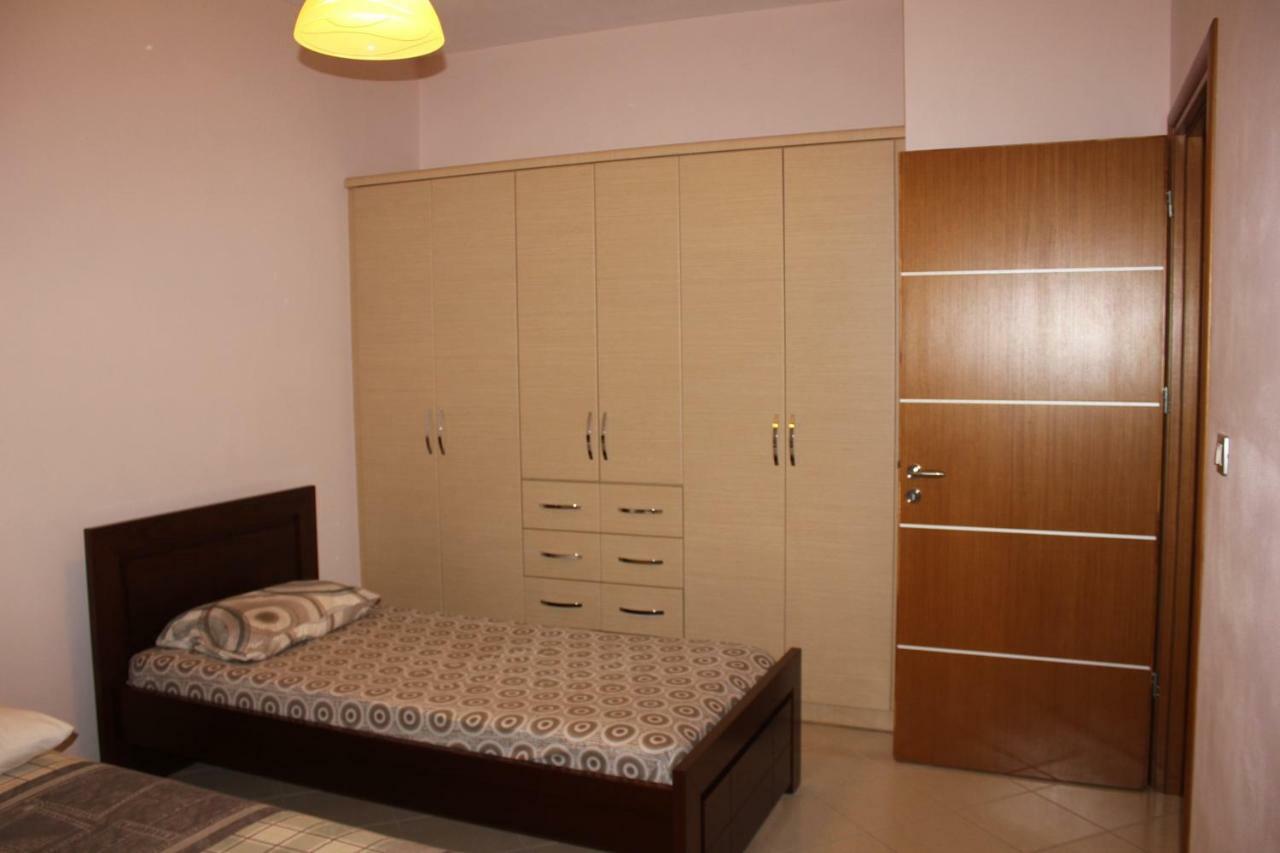 Sofapartments Sarandë Esterno foto